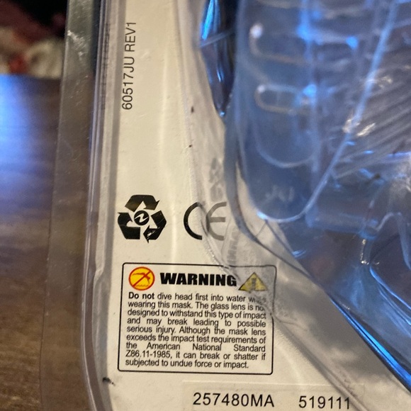 U.S. Divers advanced adult diving mask - Picture 8 of 9